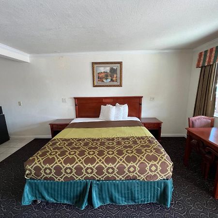 Americas Best Value Inn הנפורד מראה חיצוני תמונה