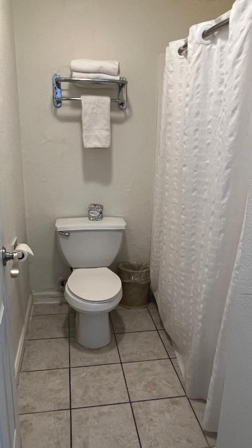 Americas Best Value Inn הנפורד מראה חיצוני תמונה