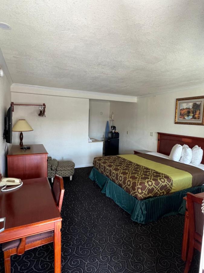Americas Best Value Inn הנפורד מראה חיצוני תמונה