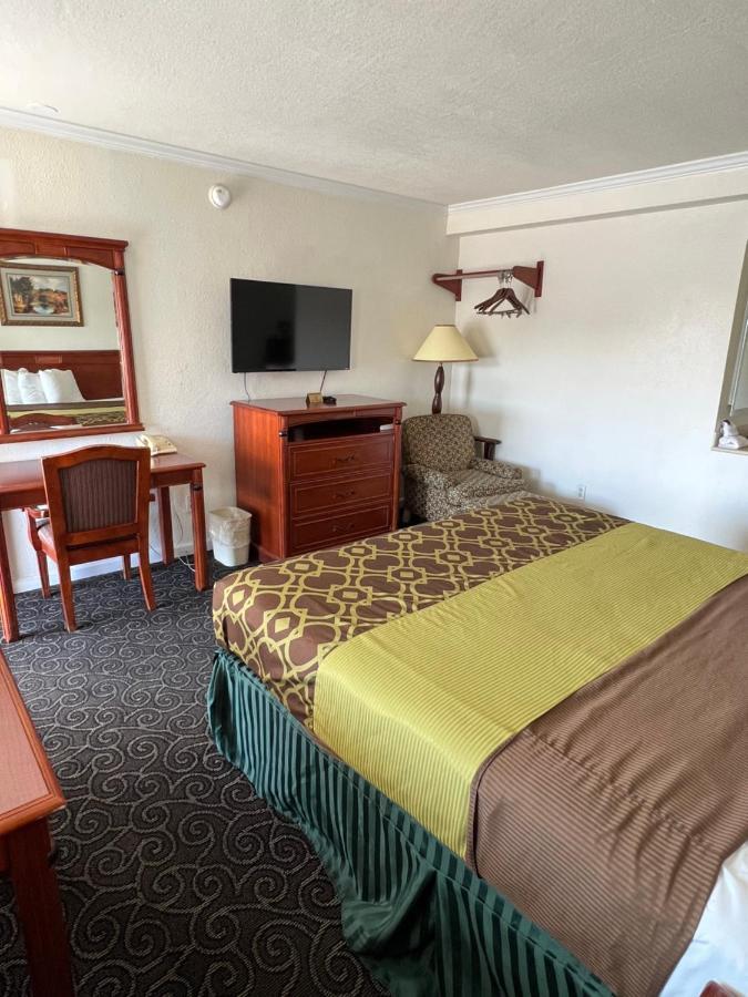 Americas Best Value Inn הנפורד מראה חיצוני תמונה