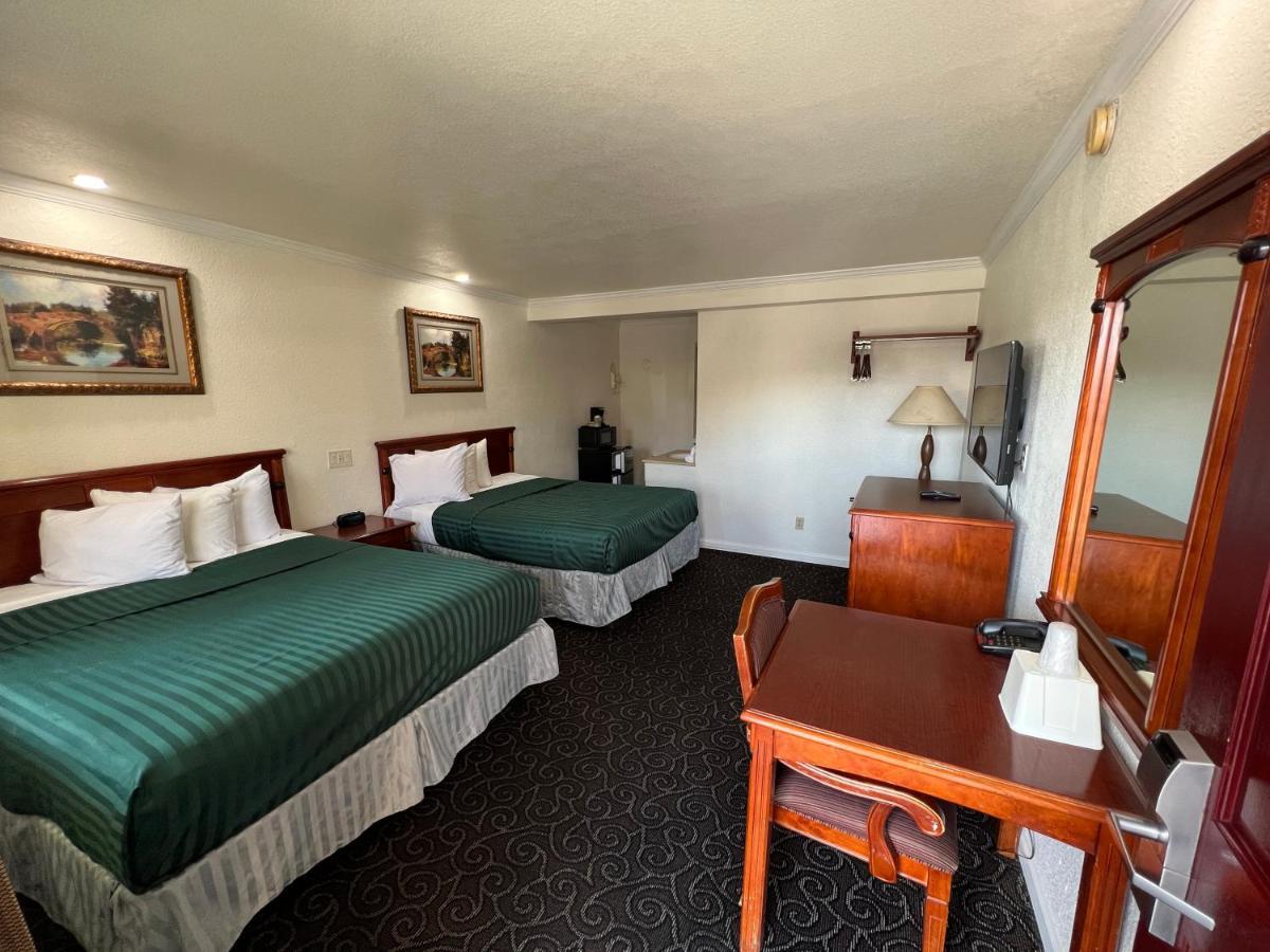 Americas Best Value Inn הנפורד מראה חיצוני תמונה