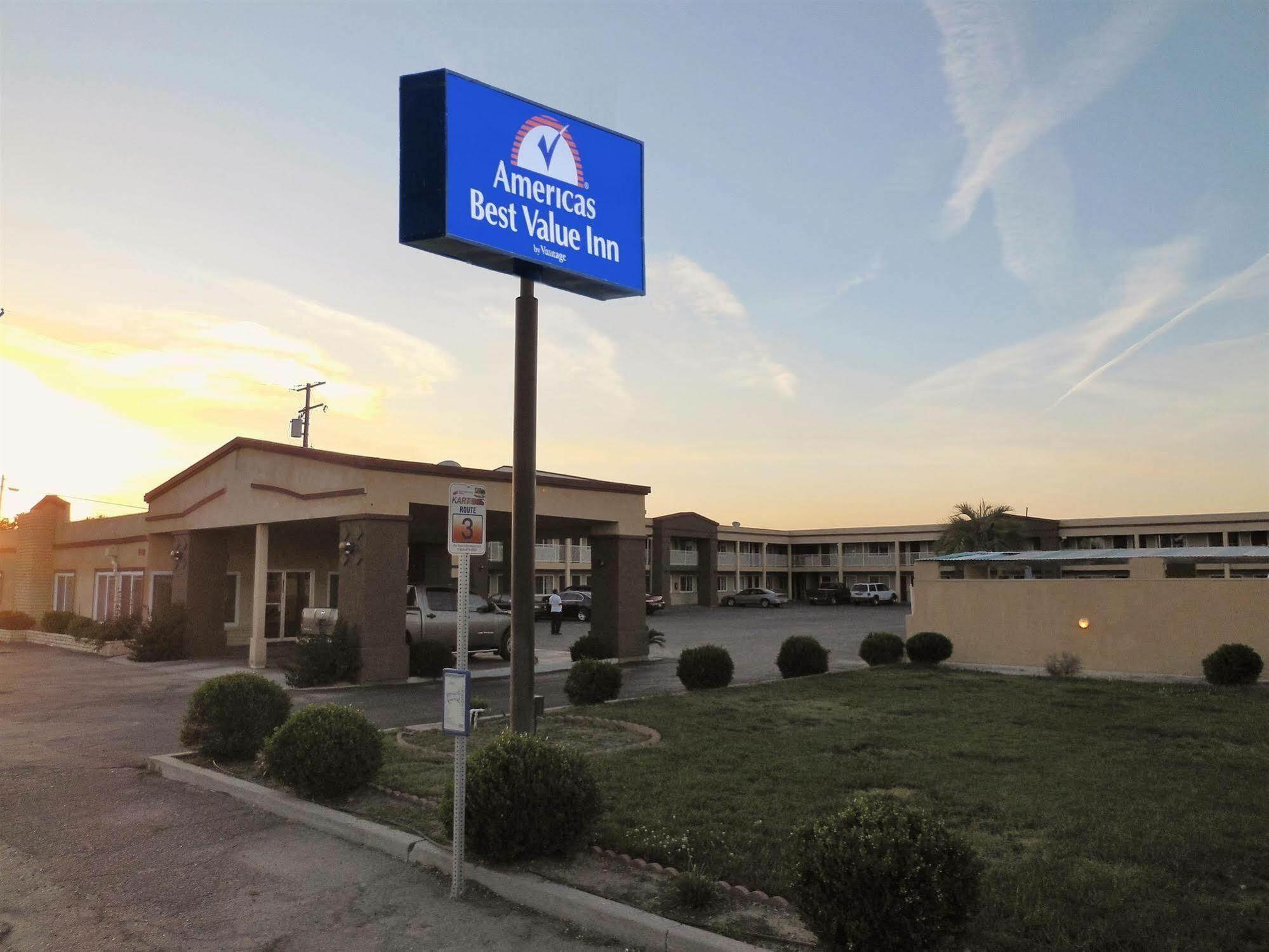 Americas Best Value Inn הנפורד מראה חיצוני תמונה